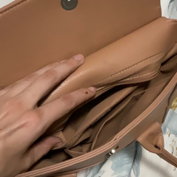 ✨HOST PICK✨ Novo Blush Tan Handbag with Conpartments - Picture 4 of 6